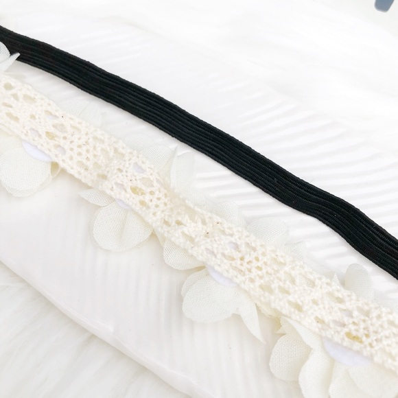 🌷5 for $25 Bundle Sale Flower Crochet Headwrap - Picture 4 of 5